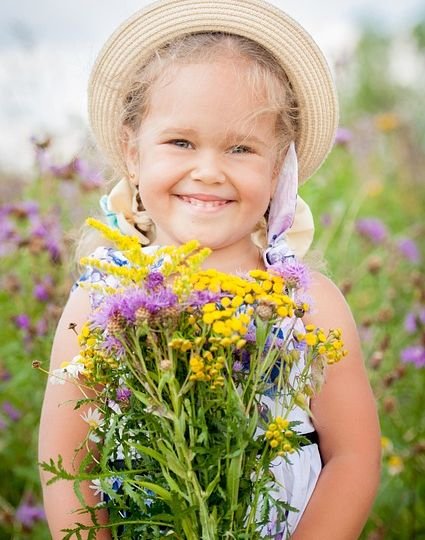 girl-5460168_640